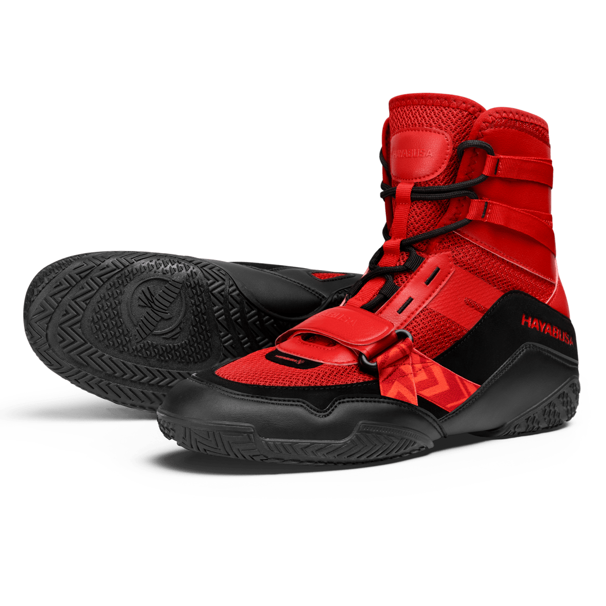 Sepatu tinju profesional Hayabusa Strike dengan warna merah pekat