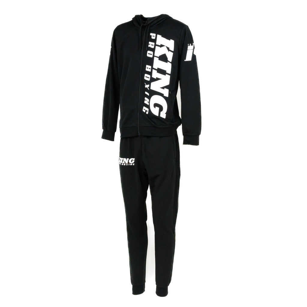 Atleta che indossa la tuta KPB REVO durante una sessione di riscaldamento.